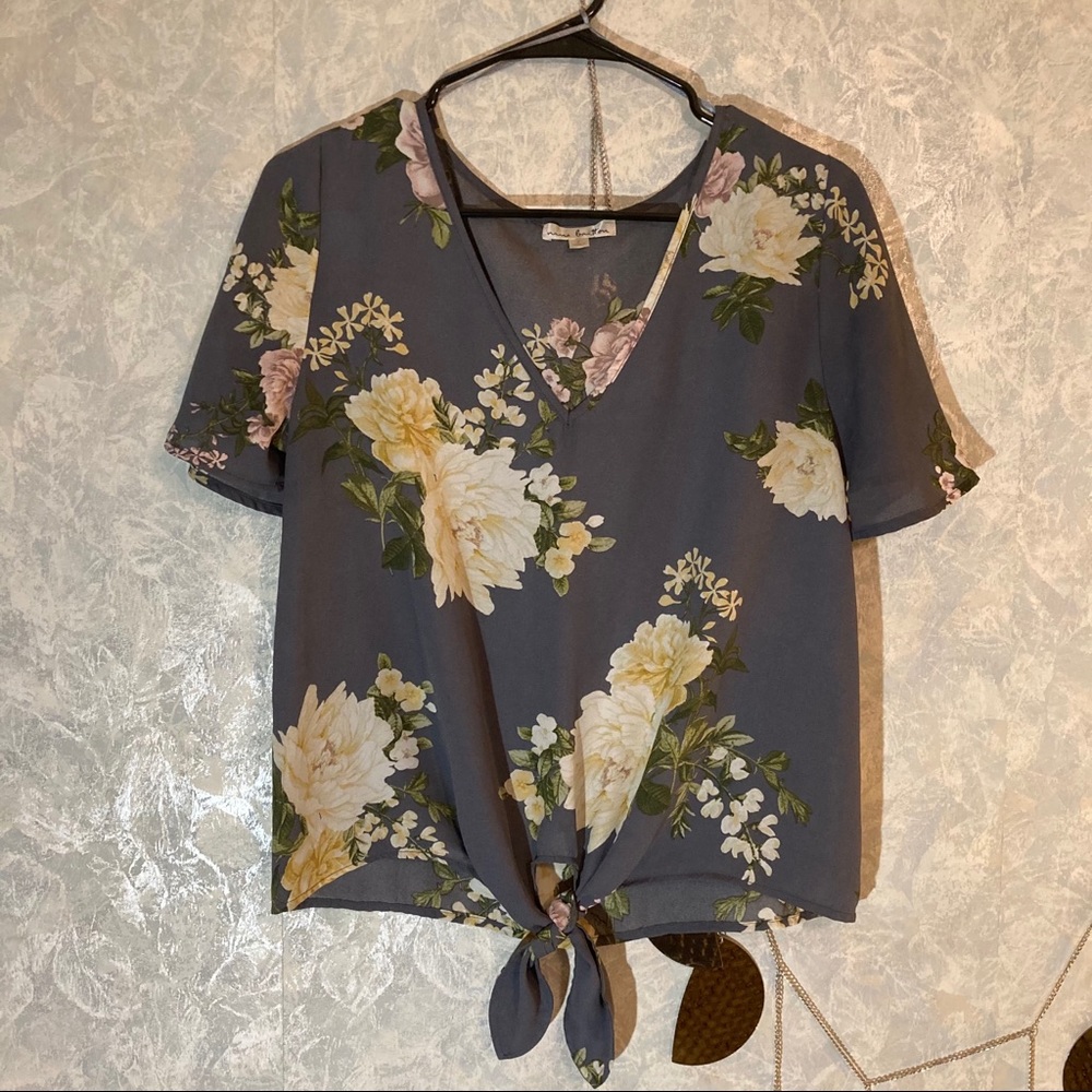 3/$20 Floral tie shirt